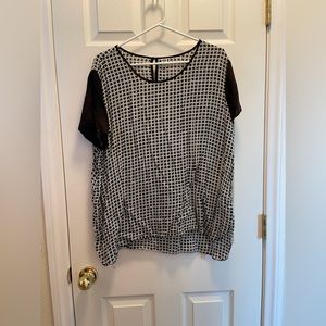 **SOLD** Old Navy XXL Houndstooth Blouse